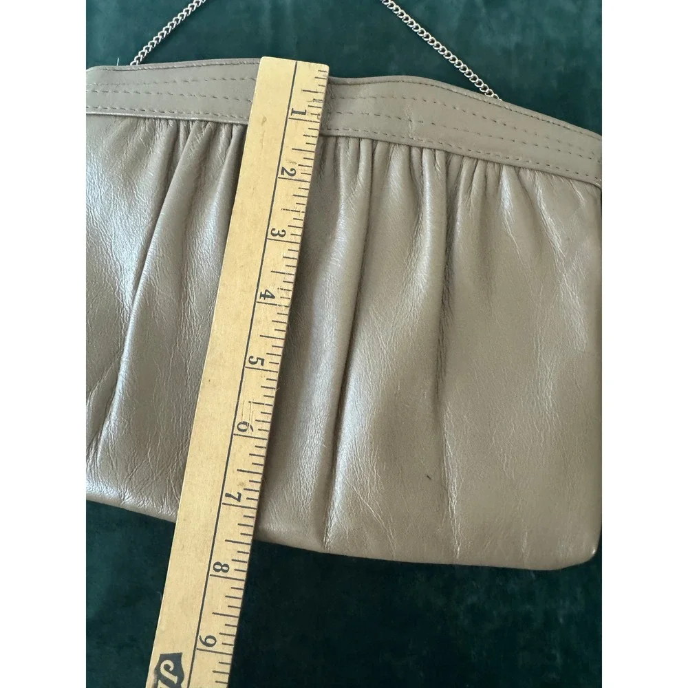 Vintage‎ Clutch Bag Small Tan Leather Pleated Hidden Chain Crossbody Minimal 80s